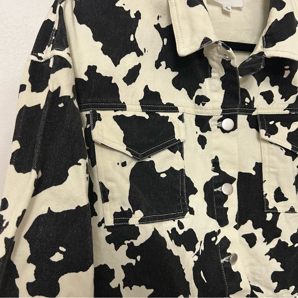 Le Lis Collection Womens Cow Printed Denim Button Up Jacket Small 100% Cotton - Picture 4 of 10